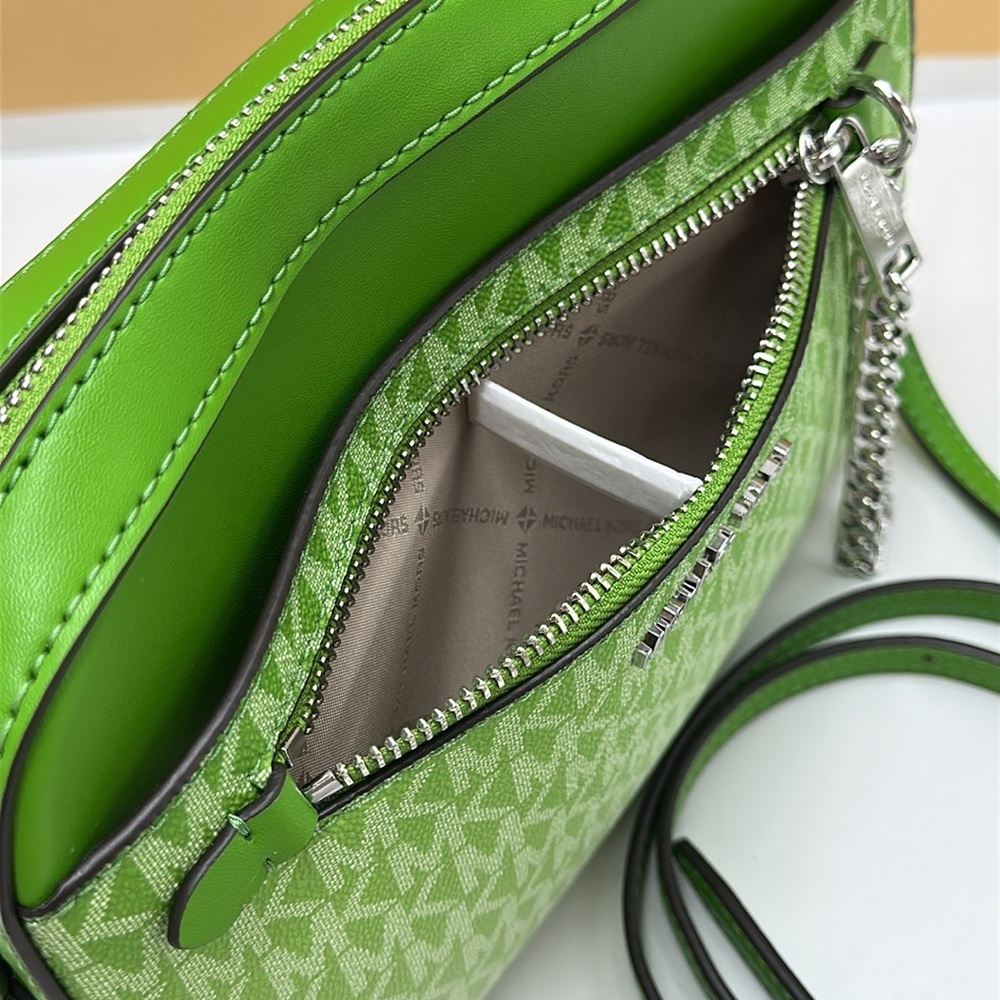 Michael Kors Jet Set Large East West Ombré Signature Logo Crossbody Body
Jungle - Picture 8 of 15